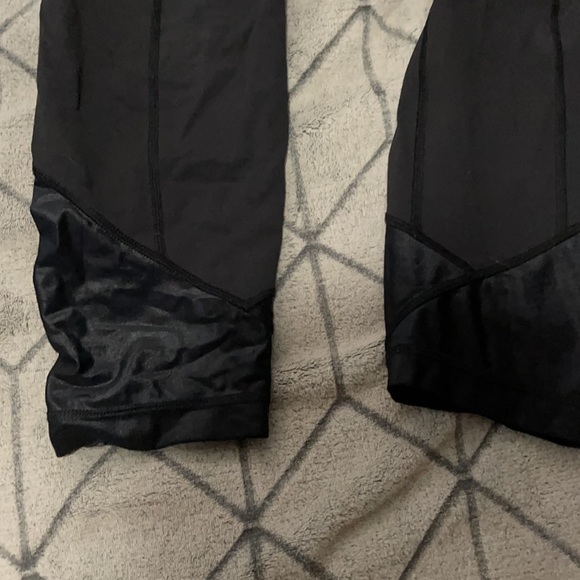 Lululemon Pace Queen Legging - Picture 2 of 4